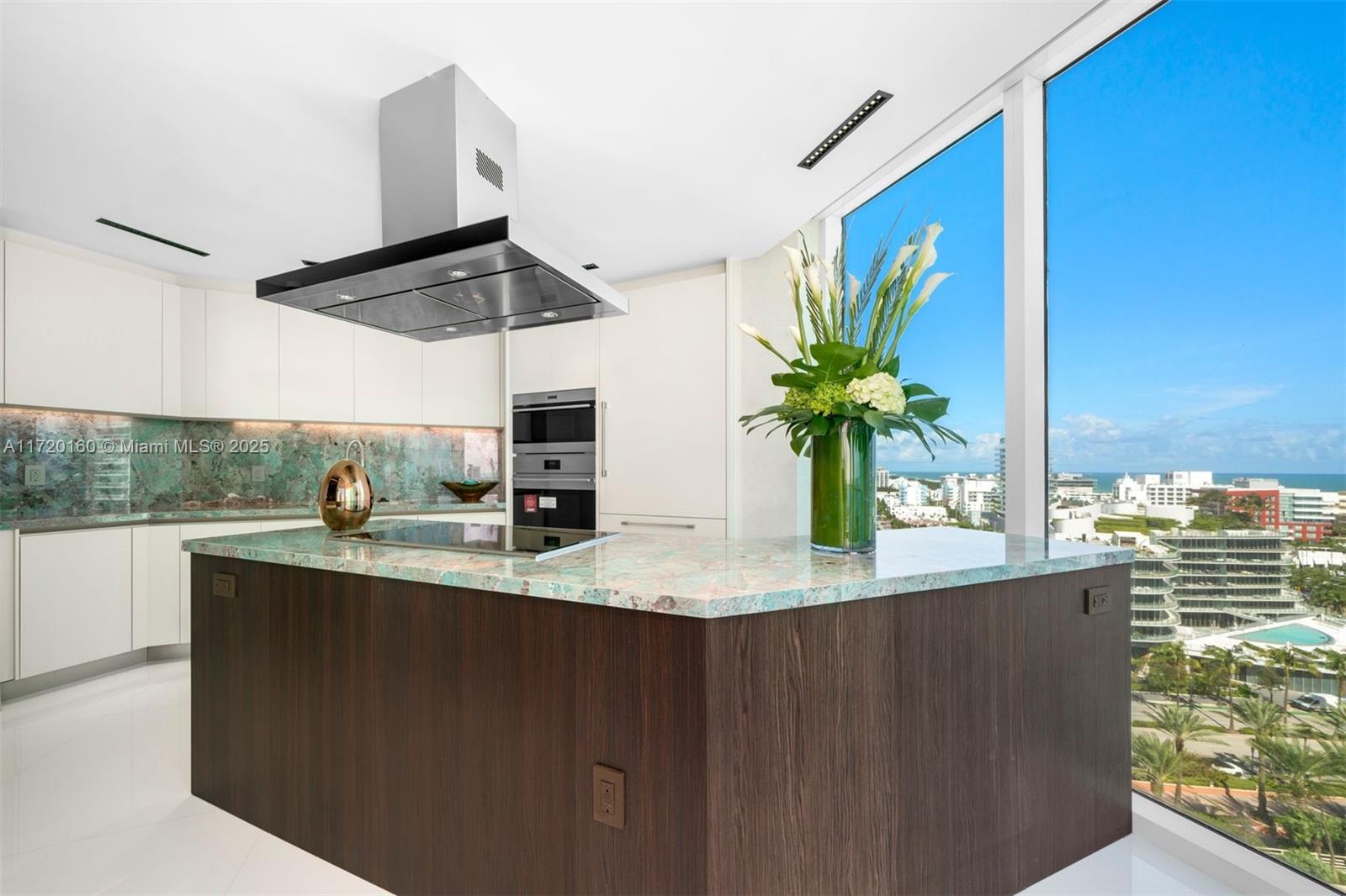 300 S Pointe Dr #1501, Miami Beach FL 33139
