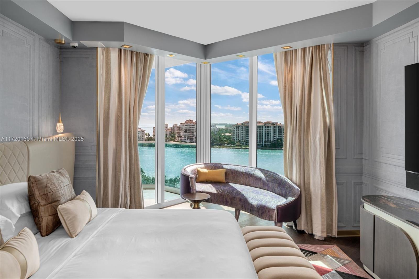 300 S Pointe Dr #1501, Miami Beach FL 33139