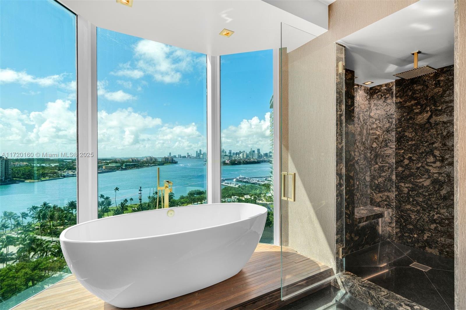 300 S Pointe Dr #1501, Miami Beach FL 33139