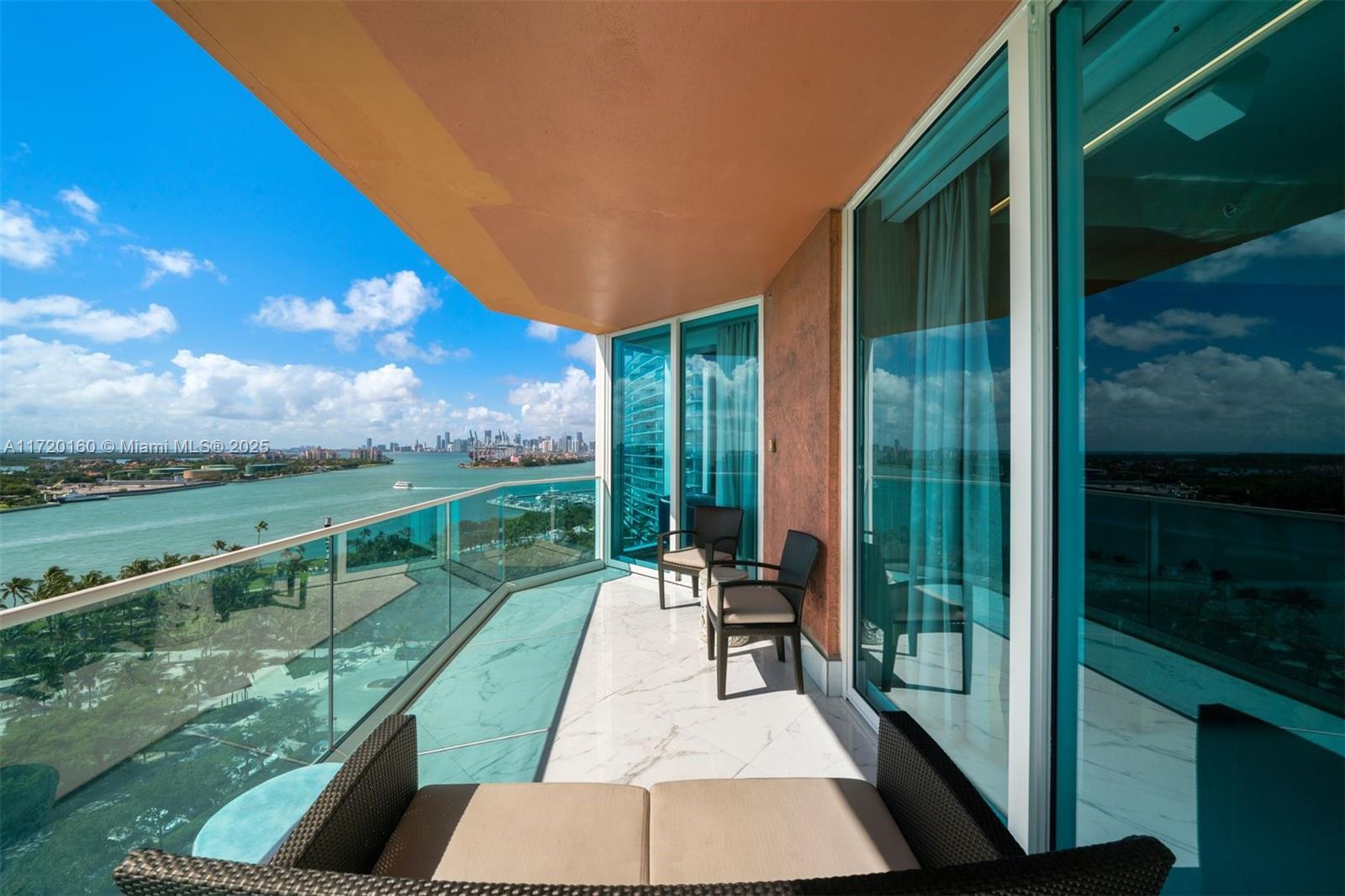 300 S Pointe Dr #1501, Miami Beach FL 33139