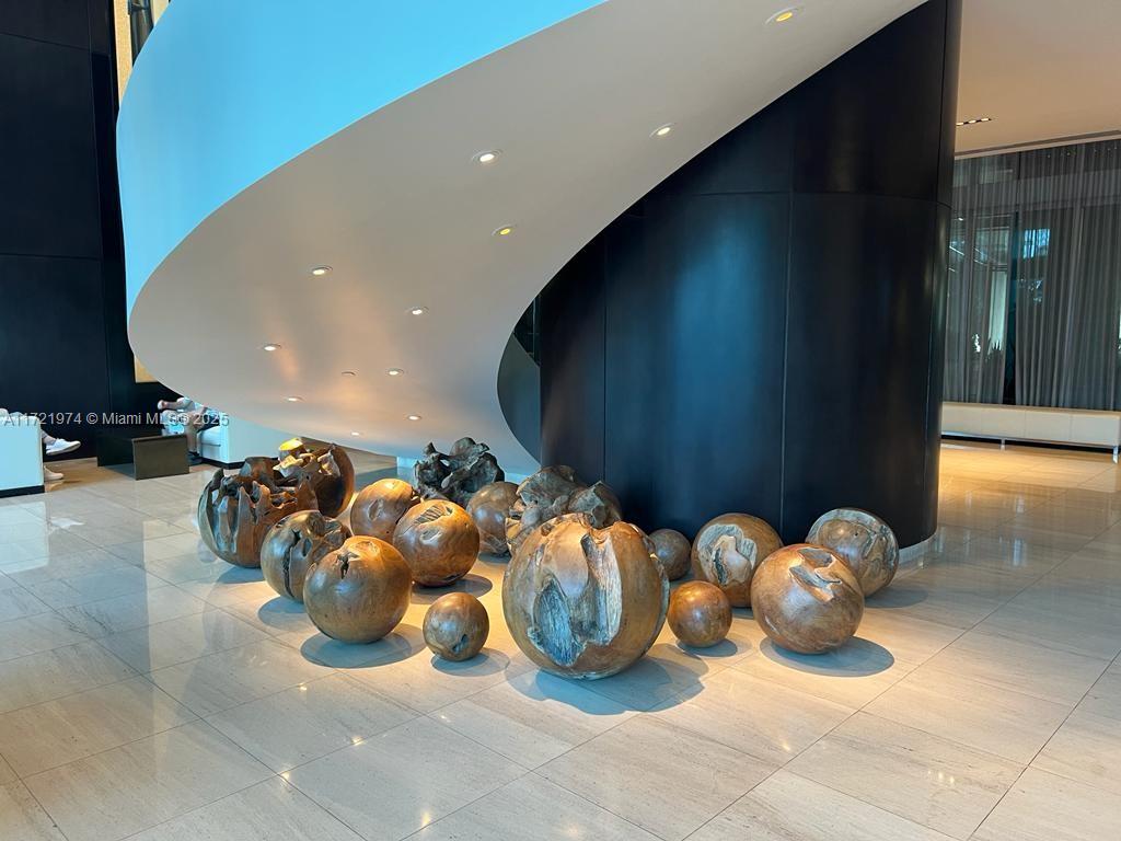 900 Biscayne Bay Condo