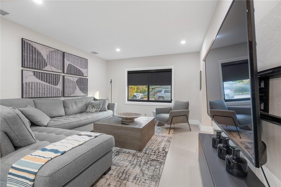 425 NE 25th St, Wilton Manors, FL 33305