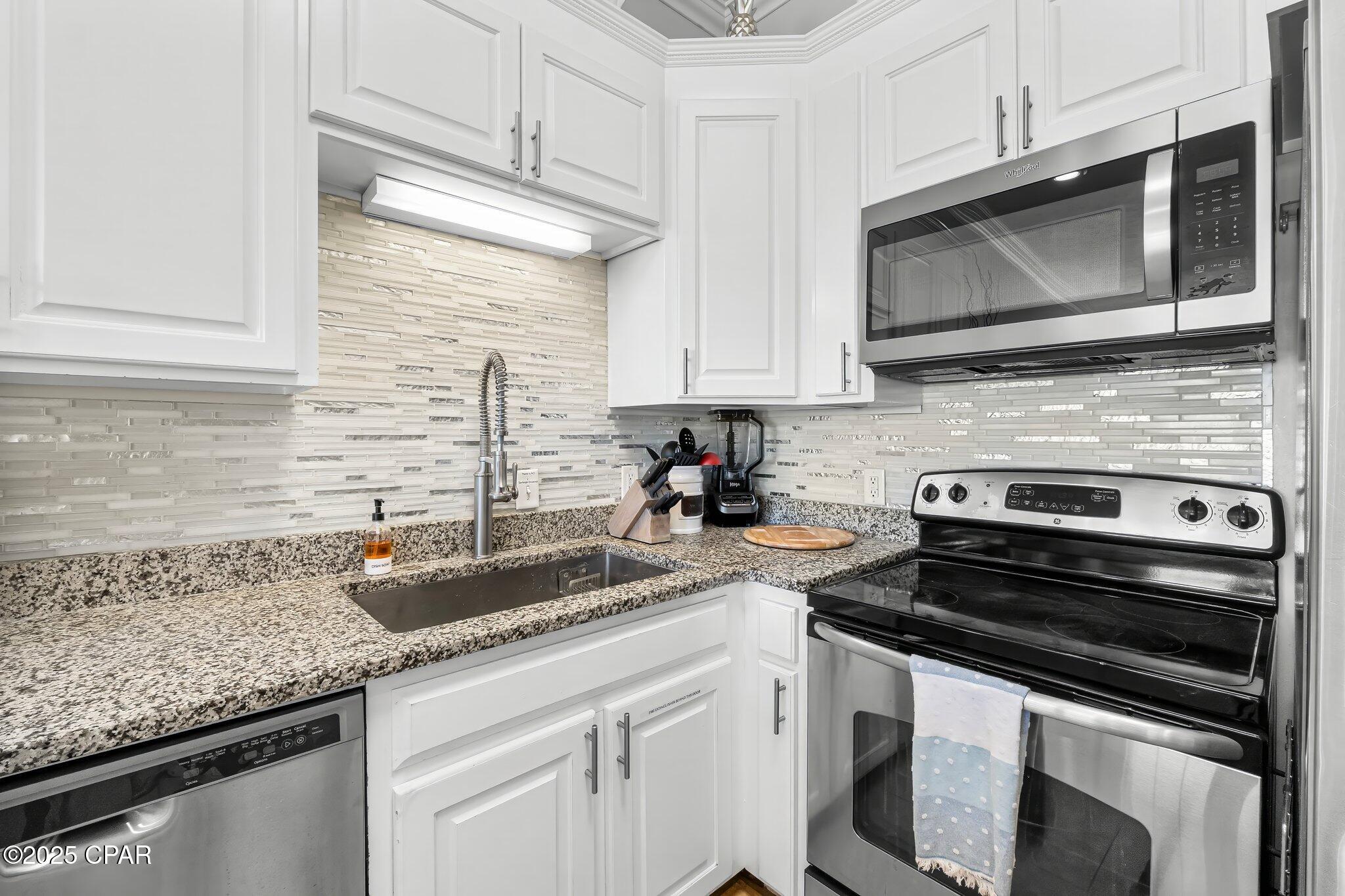 Image 18 For 17878 Front Beach Road E2