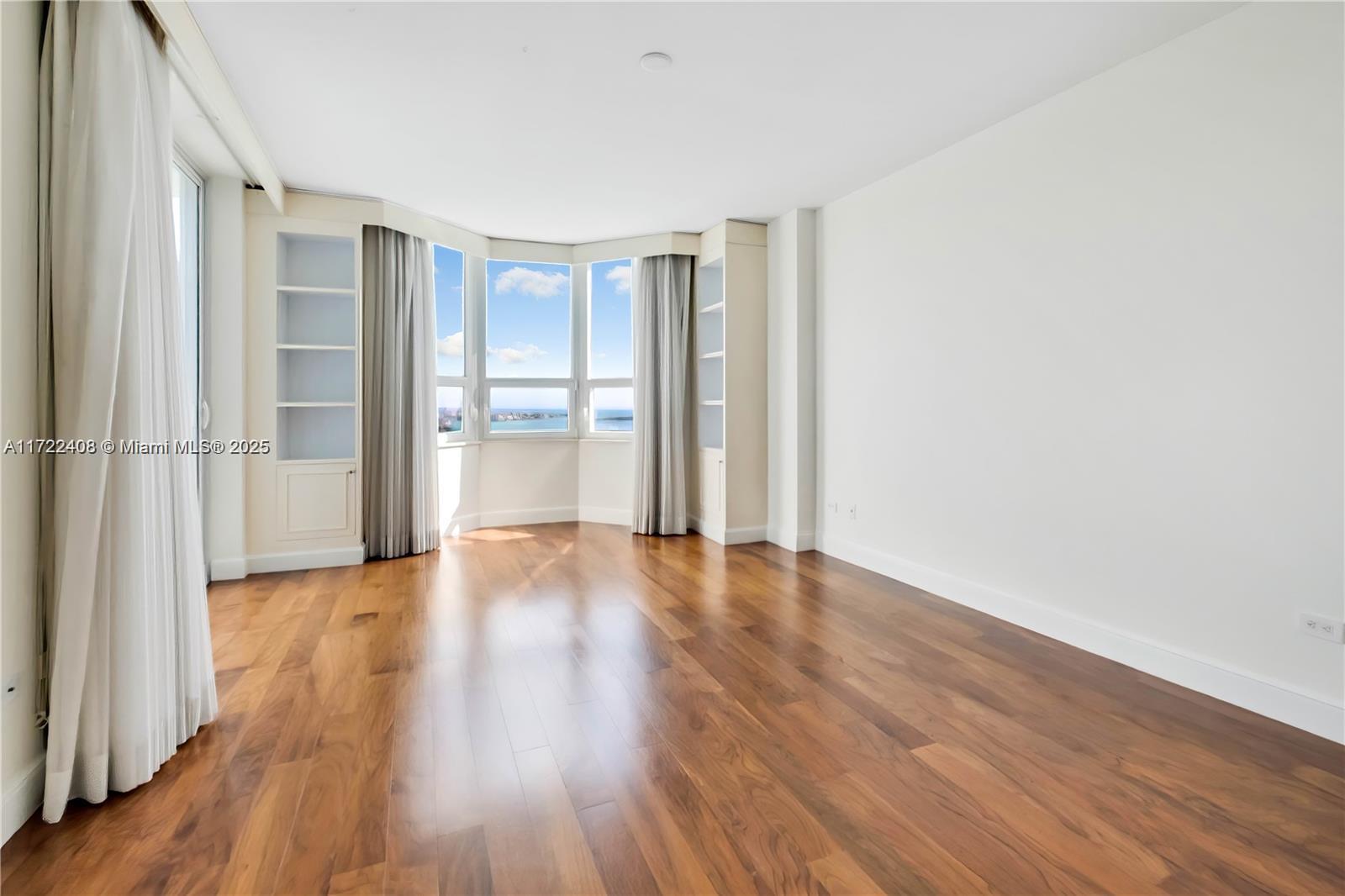 808 Brickell Key #3201, Miami FL 33131