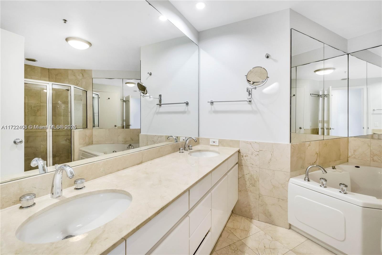 808 Brickell Key #3201, Miami FL 33131