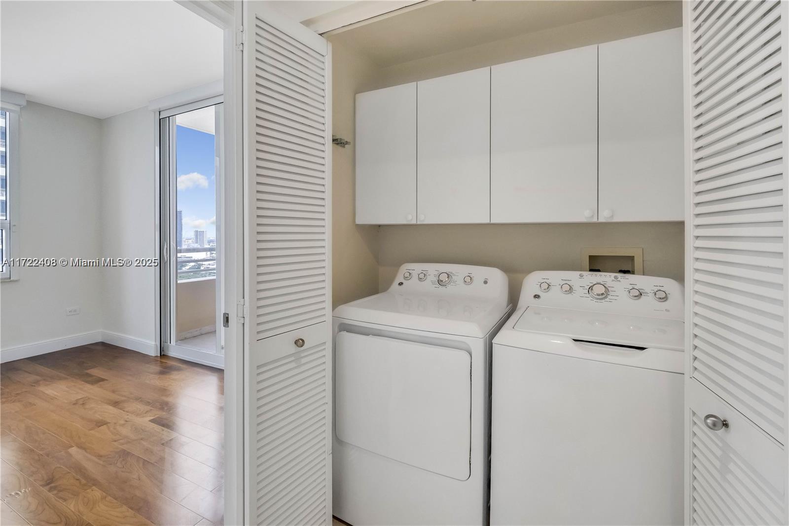 808 Brickell Key #3201, Miami FL 33131