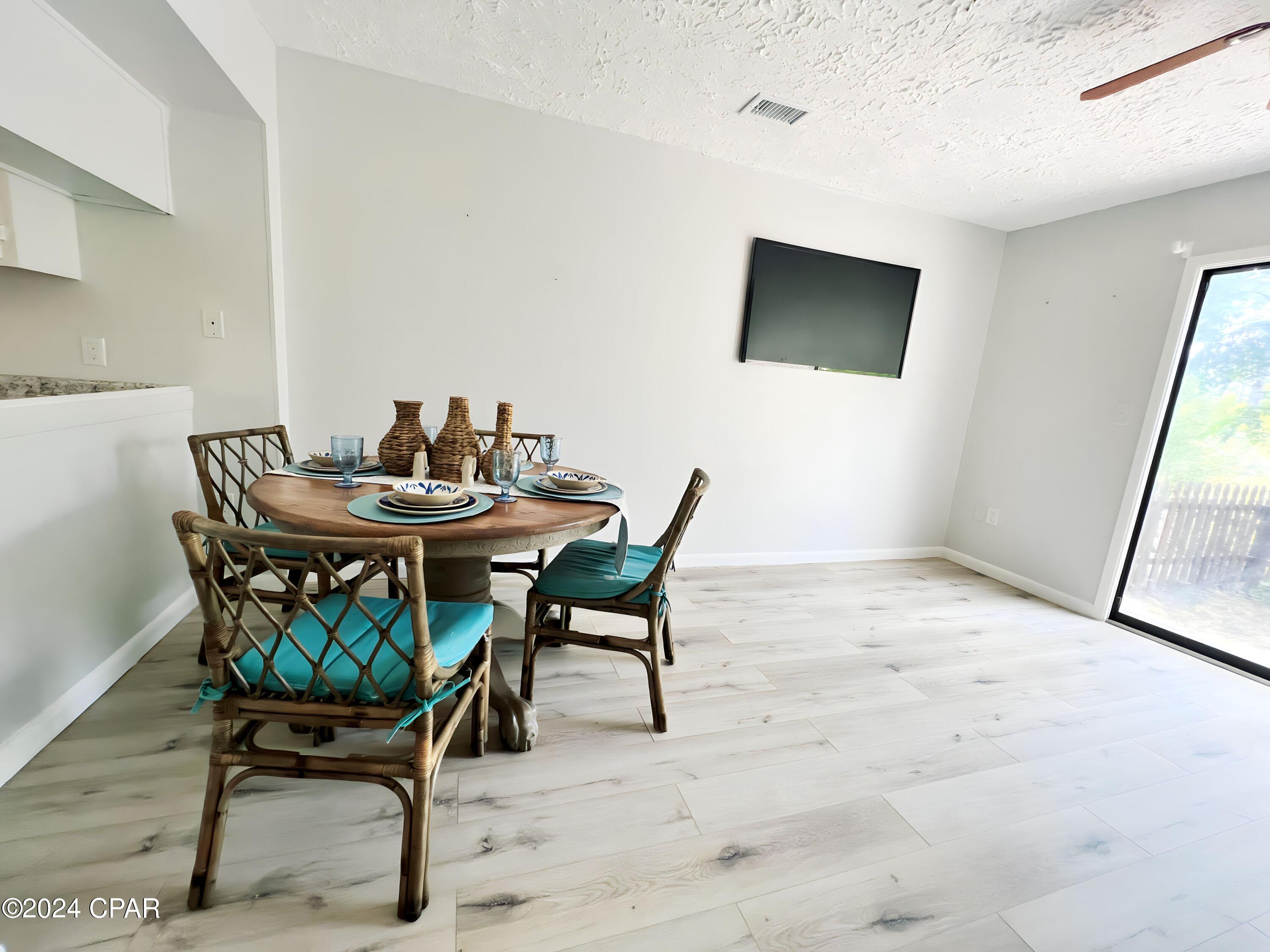 Image 8 For 1730 Mallard Dr  Apt F
