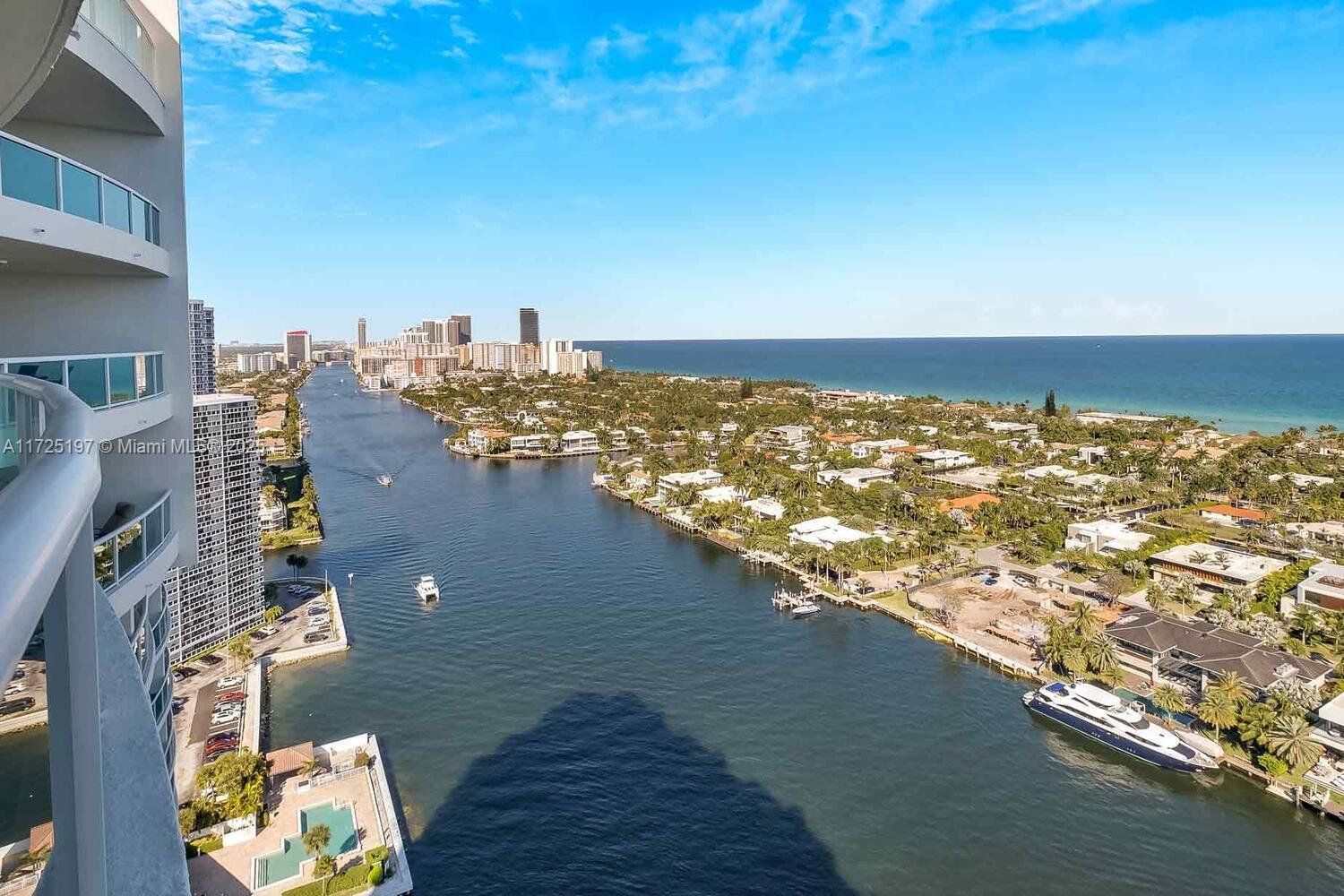 Condo for Sale in Aventura, FL
