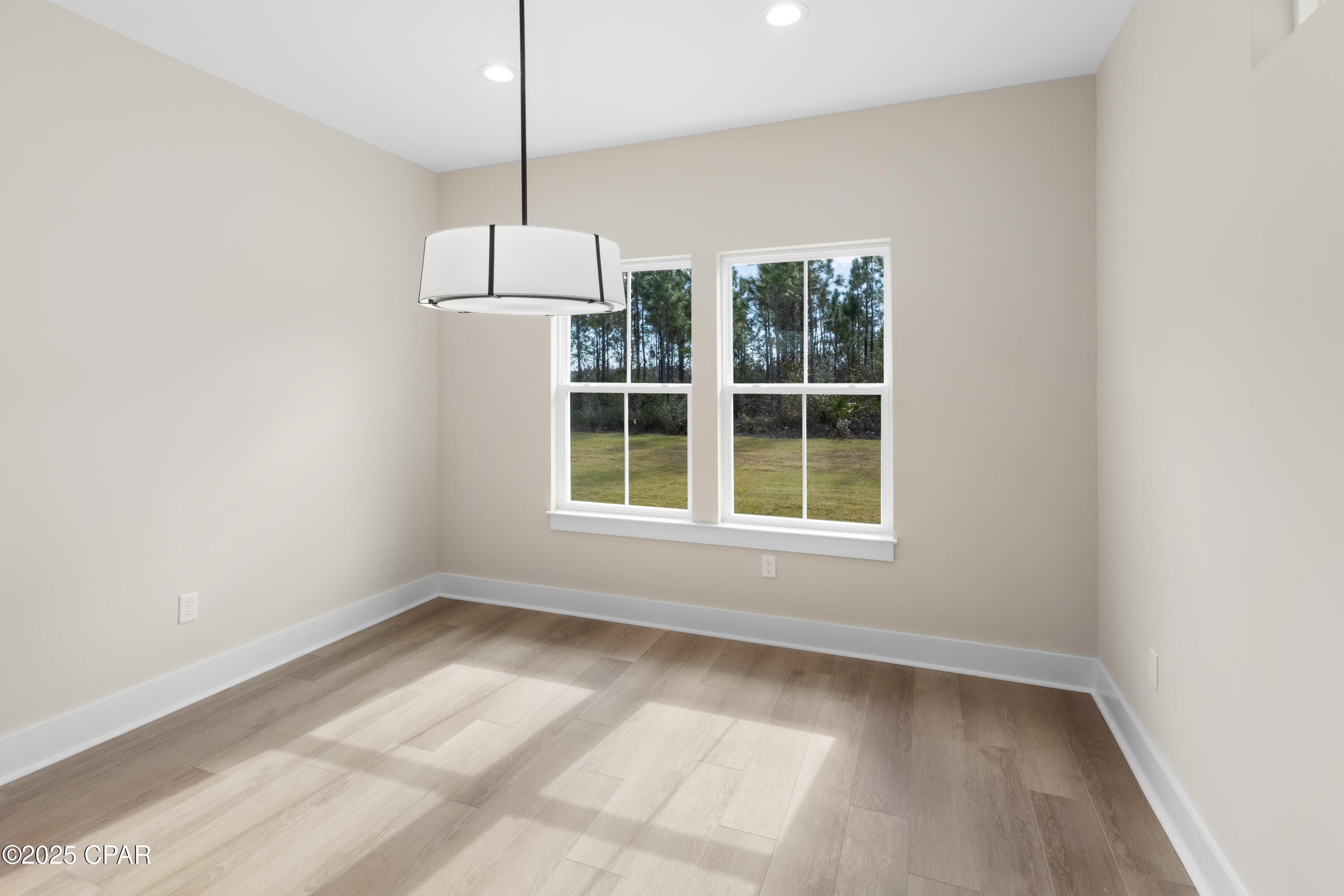 Image 9 For 3844 Red Deer Circle