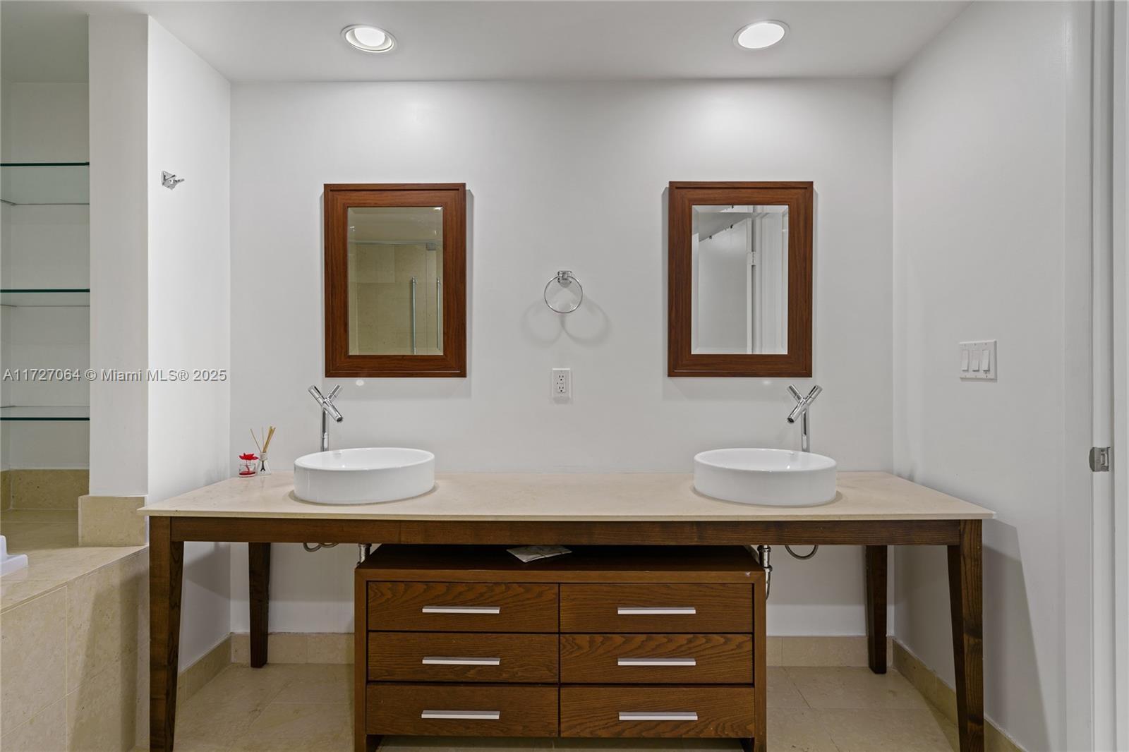 495 BRICKELL AVE #2003, Miami FL 33131