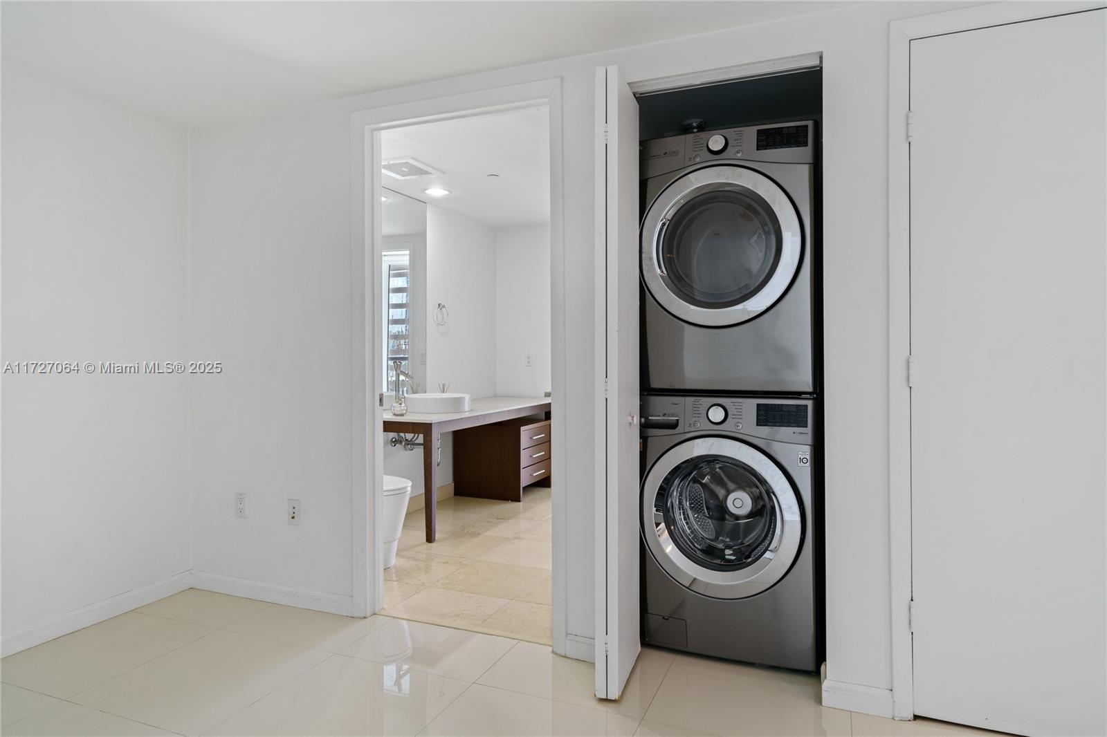 495 BRICKELL AVE #2003, Miami FL 33131