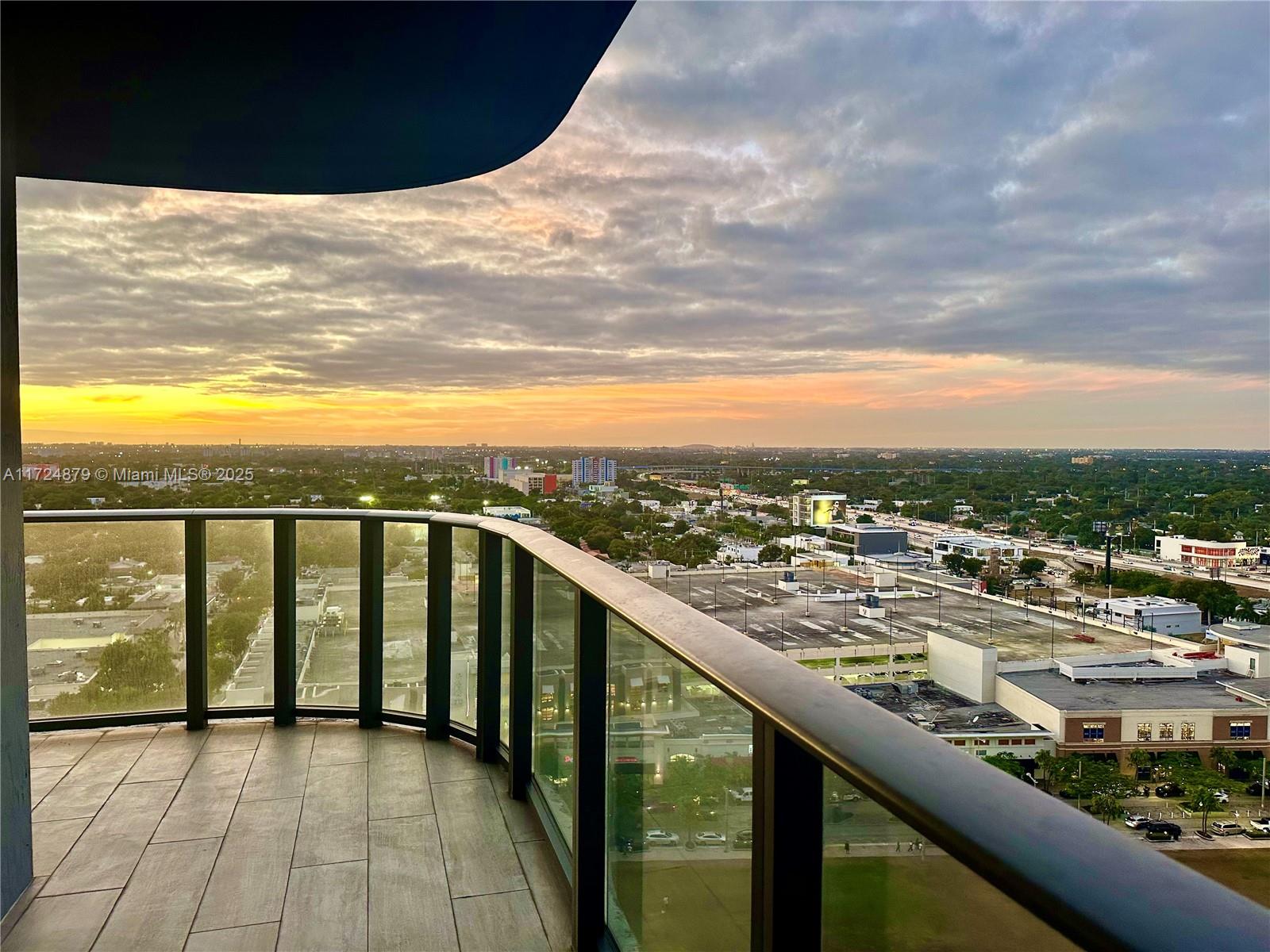 Apartamento para Alugar em Miami, FL