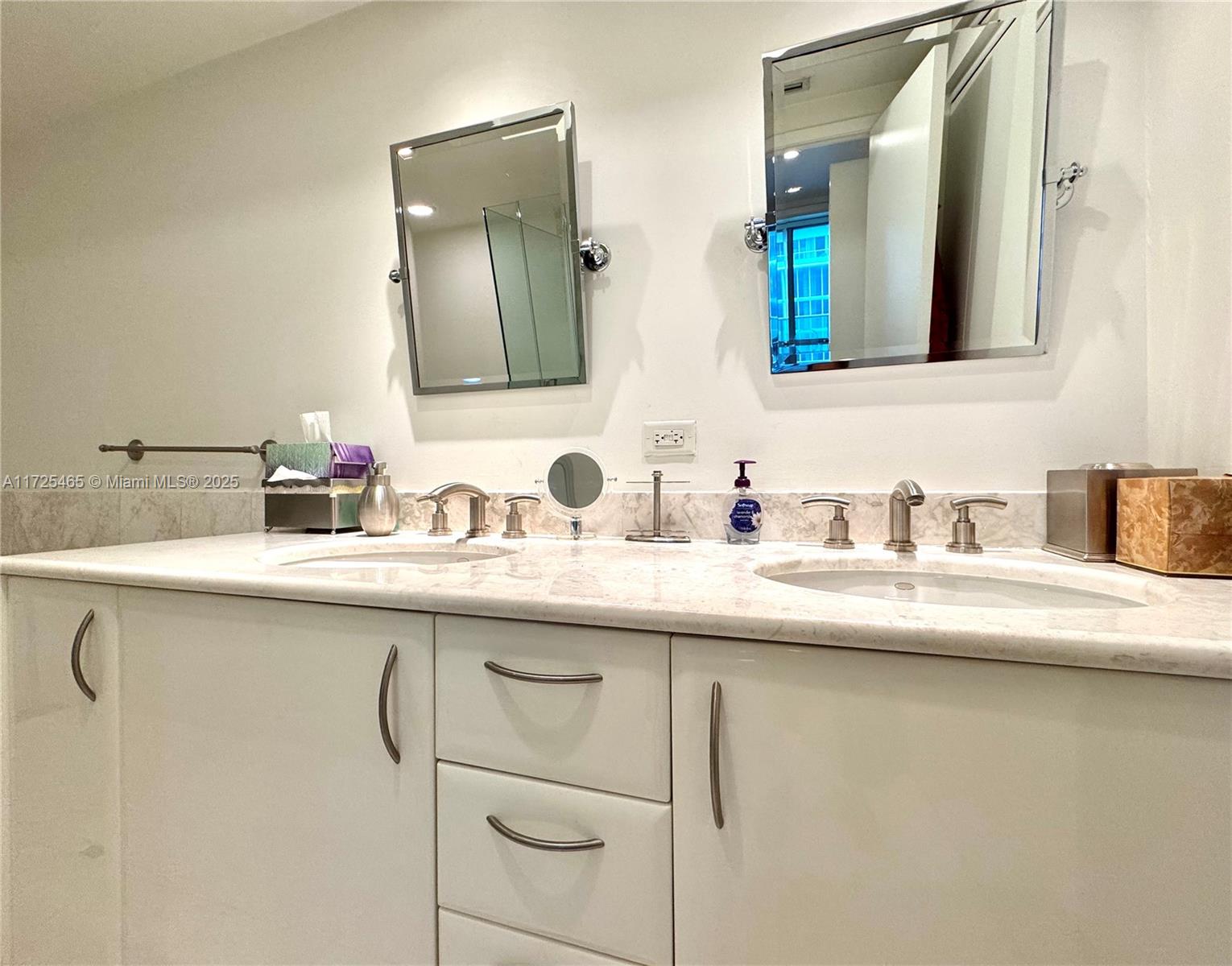 1331 Brickell Bay Dr #406, Miami FL 33131