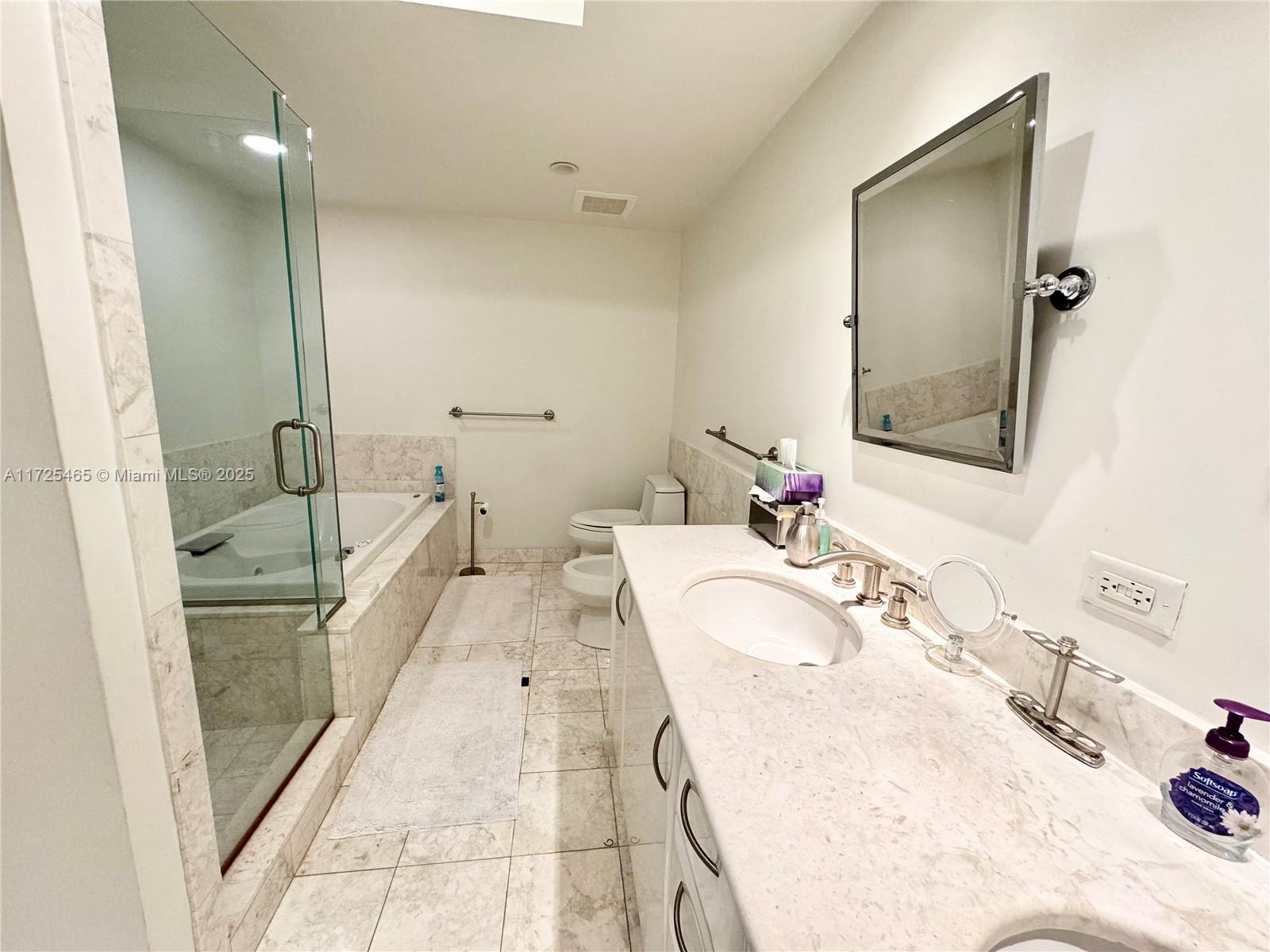 1331 Brickell Bay Dr #406, Miami FL 33131