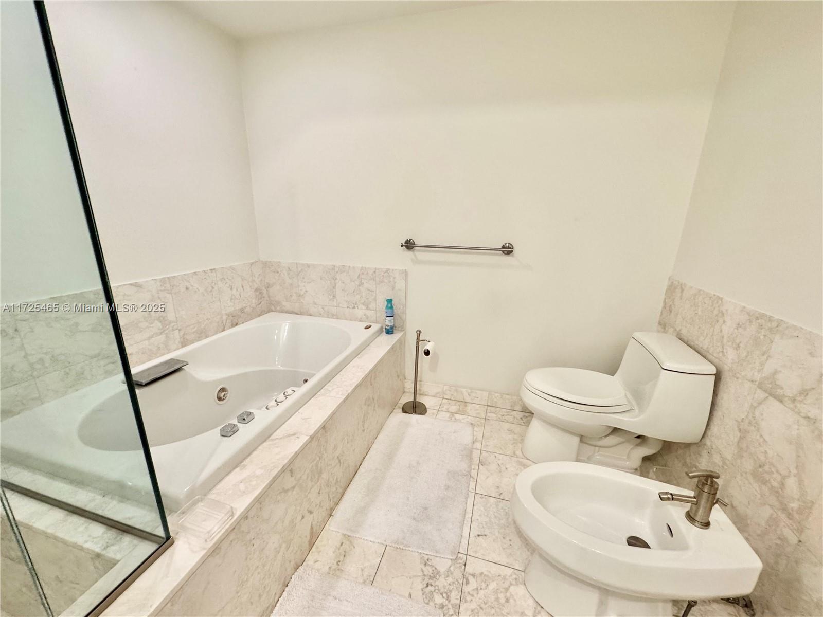 1331 Brickell Bay Dr #406, Miami FL 33131