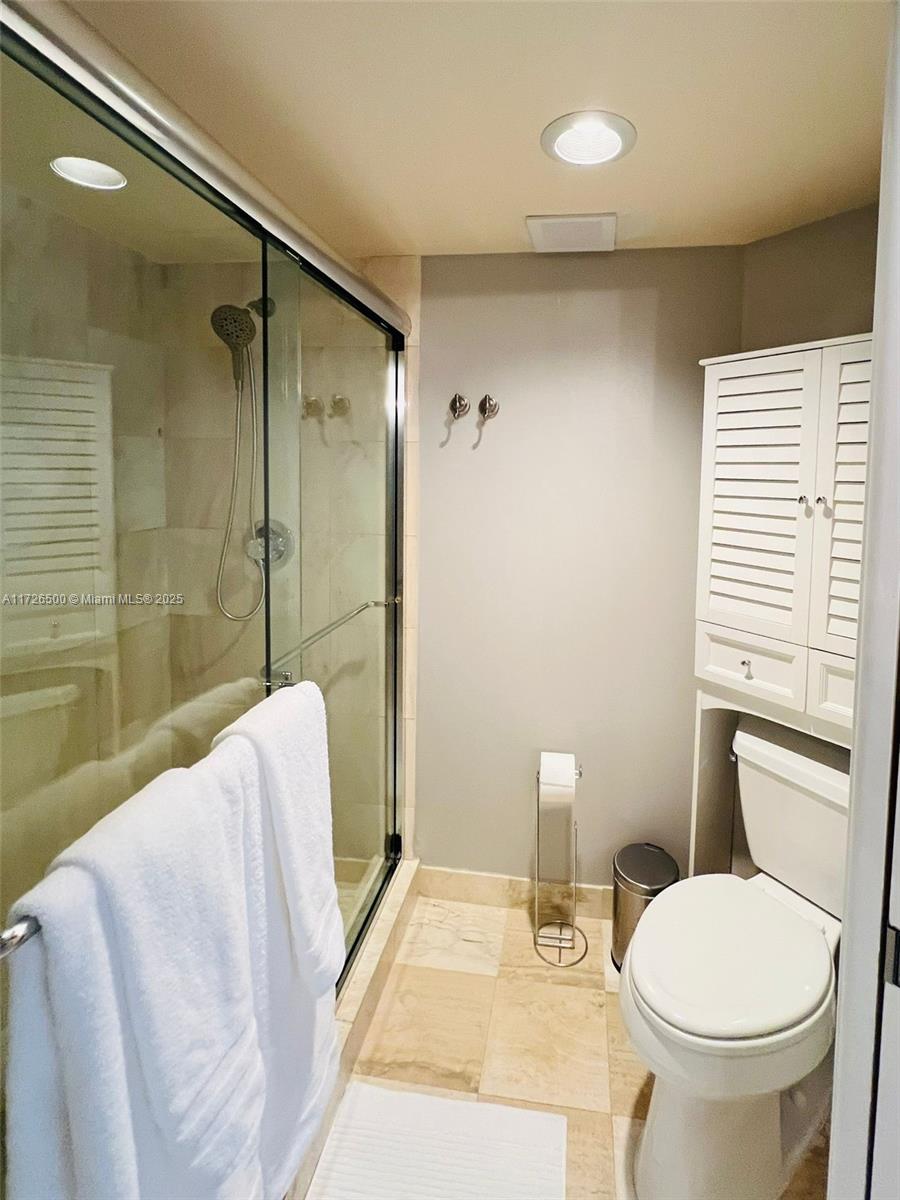3600 Mystic Pointe Dr #1401, Aventura FL 33180