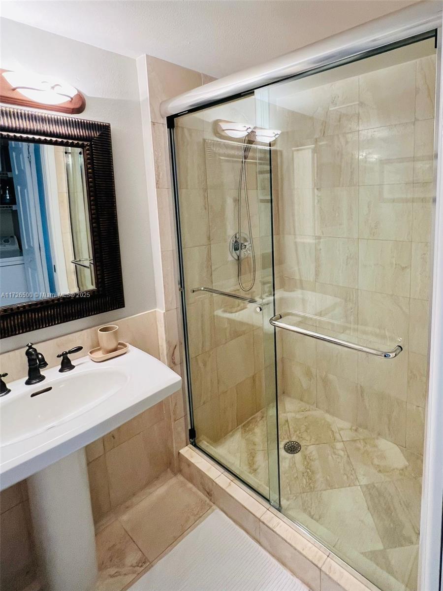 3600 Mystic Pointe Dr #1401, Aventura FL 33180