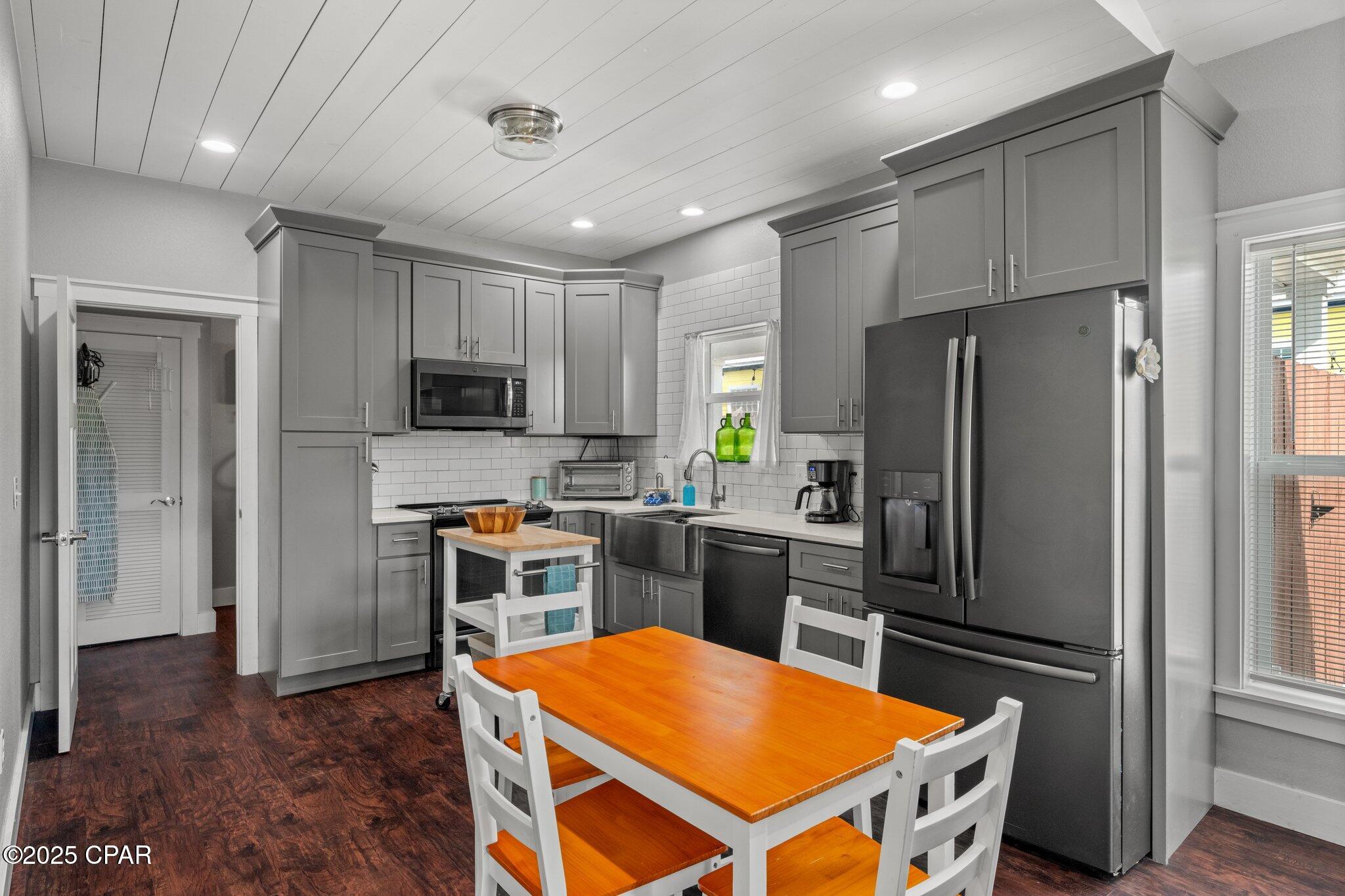 Image 13 For 121 Gulf Terrace Lane