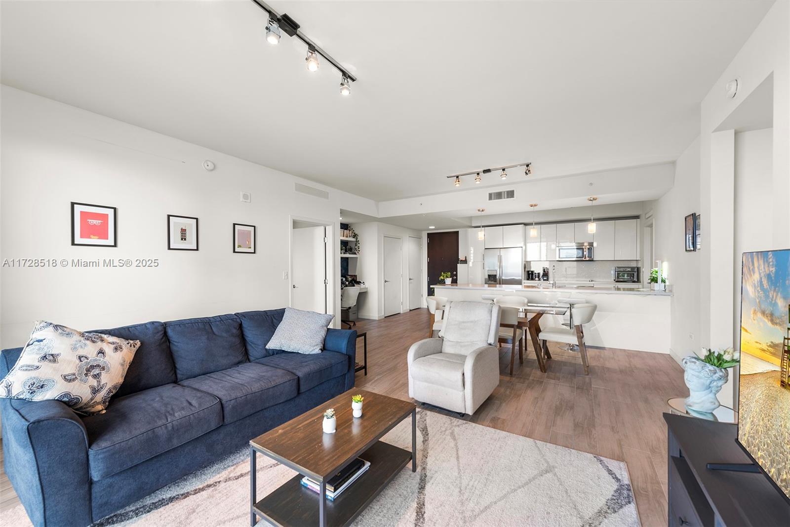 999 SW 1st Ave #1405, Miami FL 33130