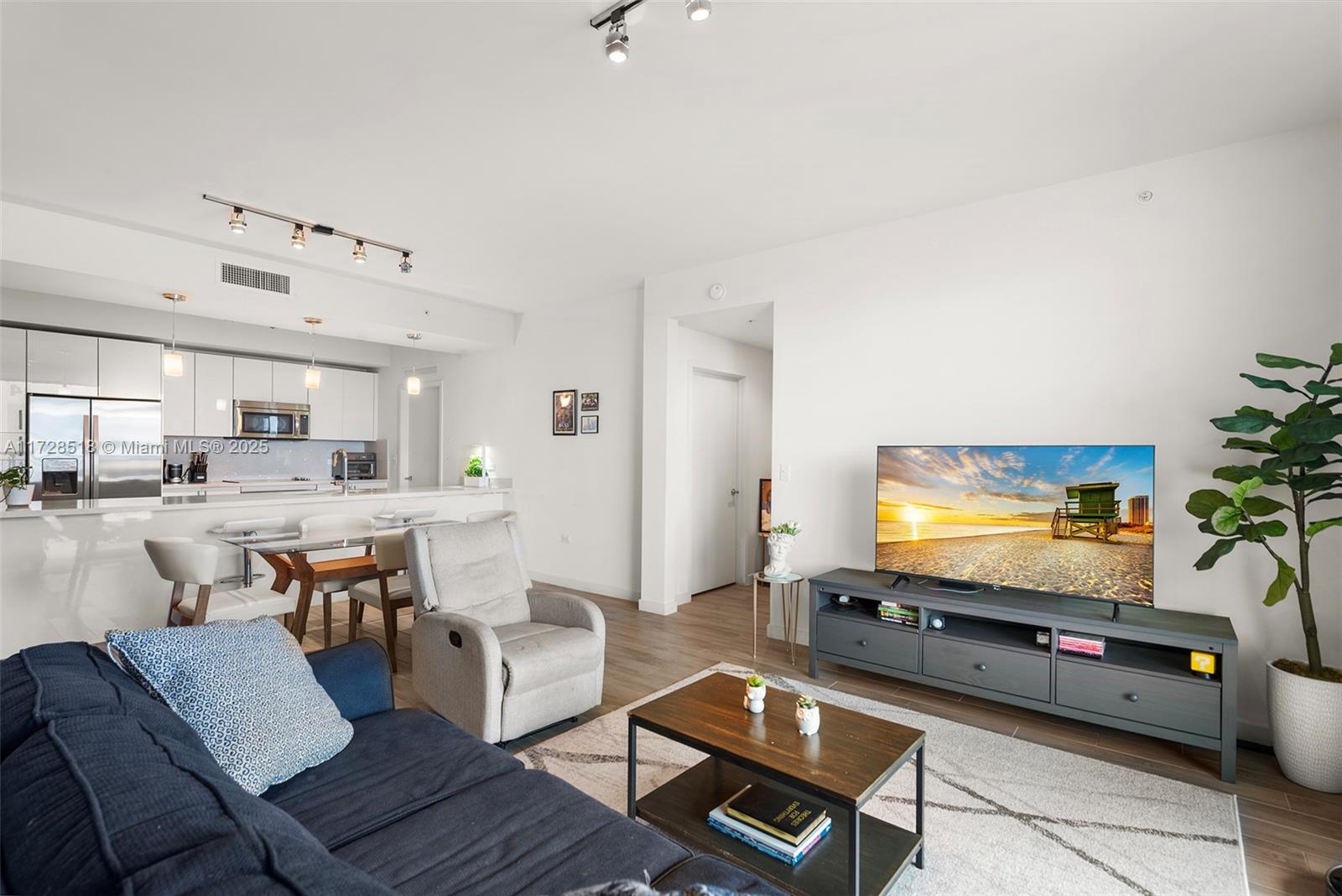 999 SW 1st Ave #1405, Miami FL 33130