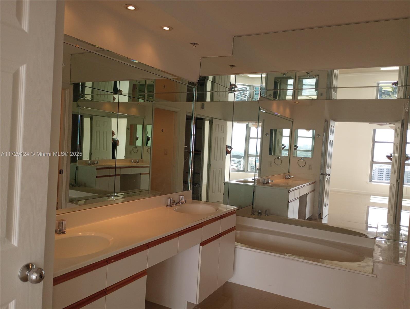 3530 Mystic Pointe Dr #2902, Aventura FL 33180