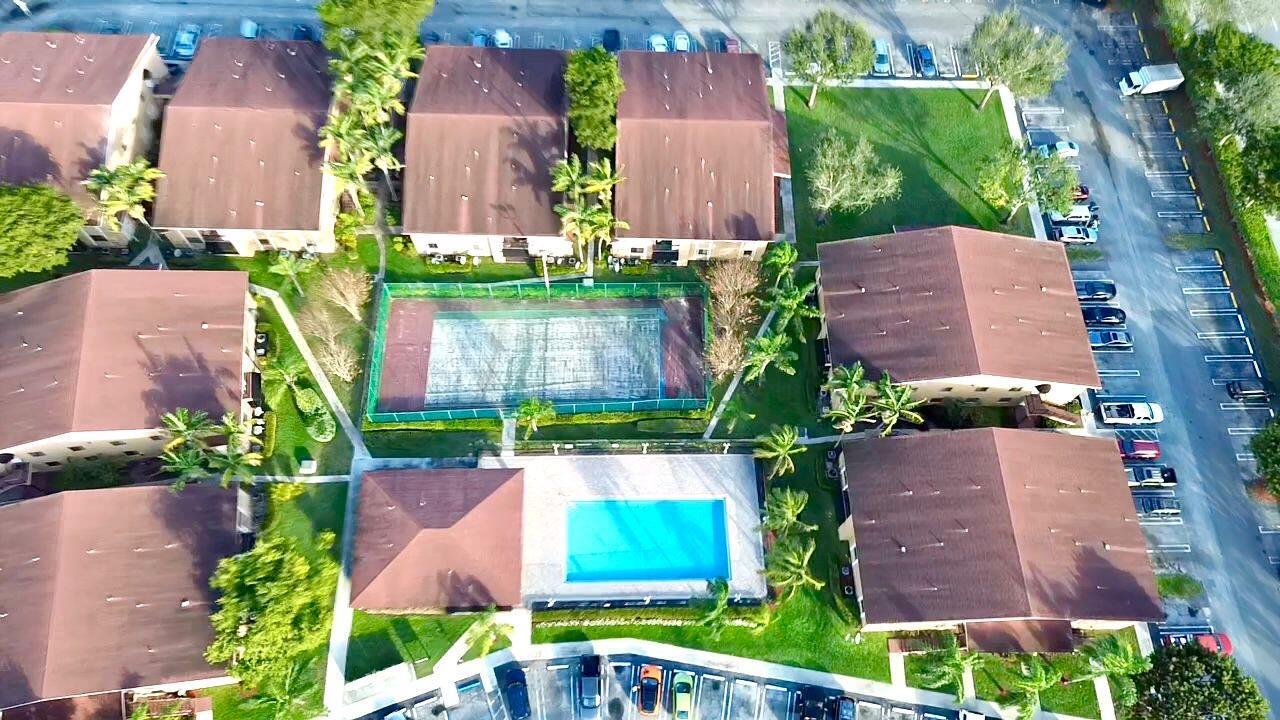 Laurels At Sherwood Condo