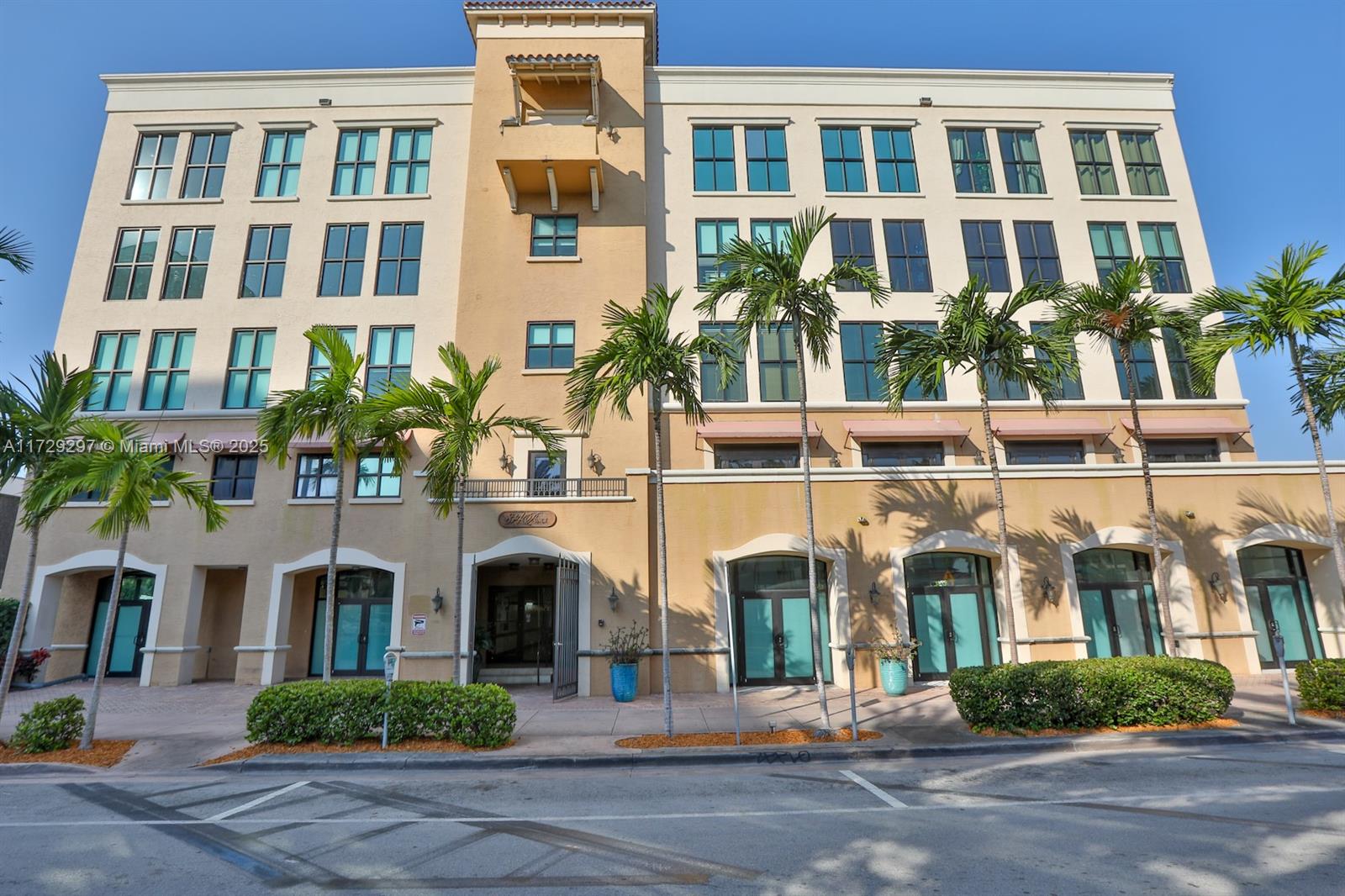 814 Ponce De Leon Blvd 518