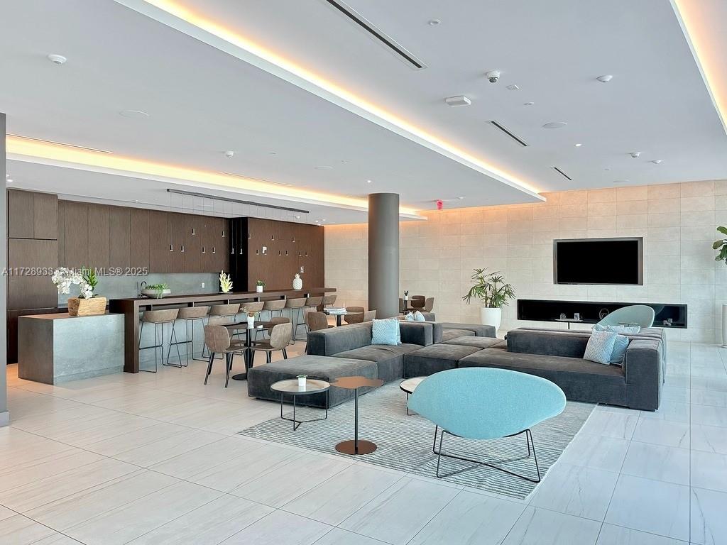 3900 Biscayne Blvd #N-819, Miami FL 33137