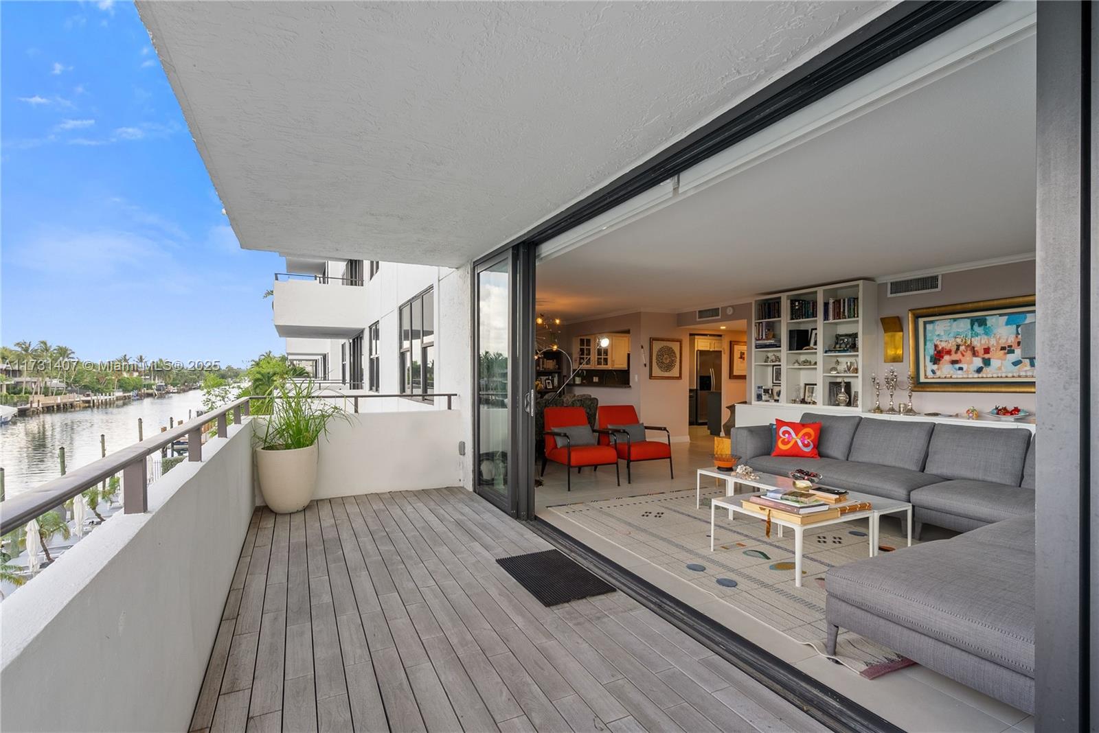 Island Manor Condo - Sout