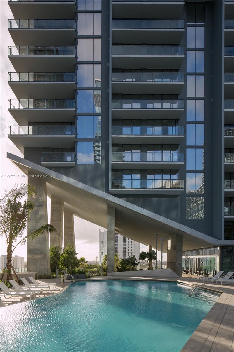 88 SW 7th St #3708, Miami FL 33130
