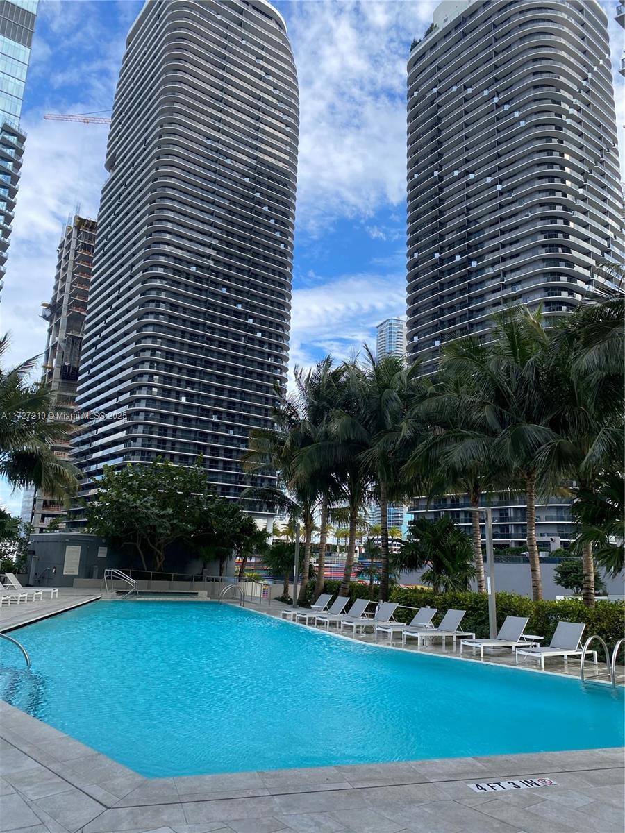 88 SW 7th St #3708, Miami FL 33130