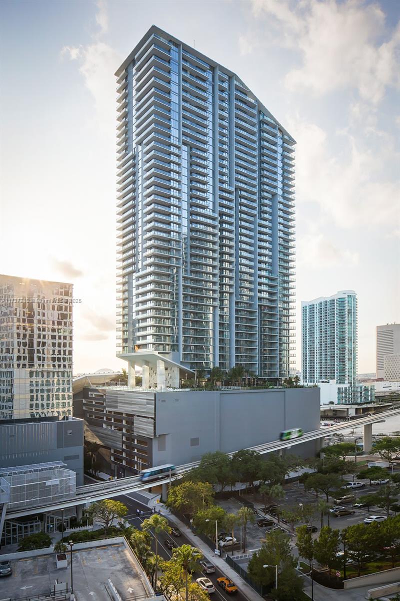 88 SW 7th St #3708, Miami FL 33130