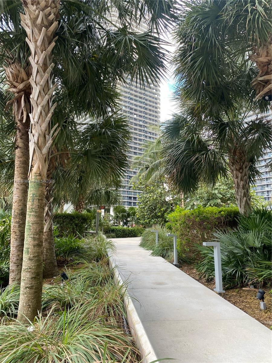 88 SW 7th St #3708, Miami FL 33130