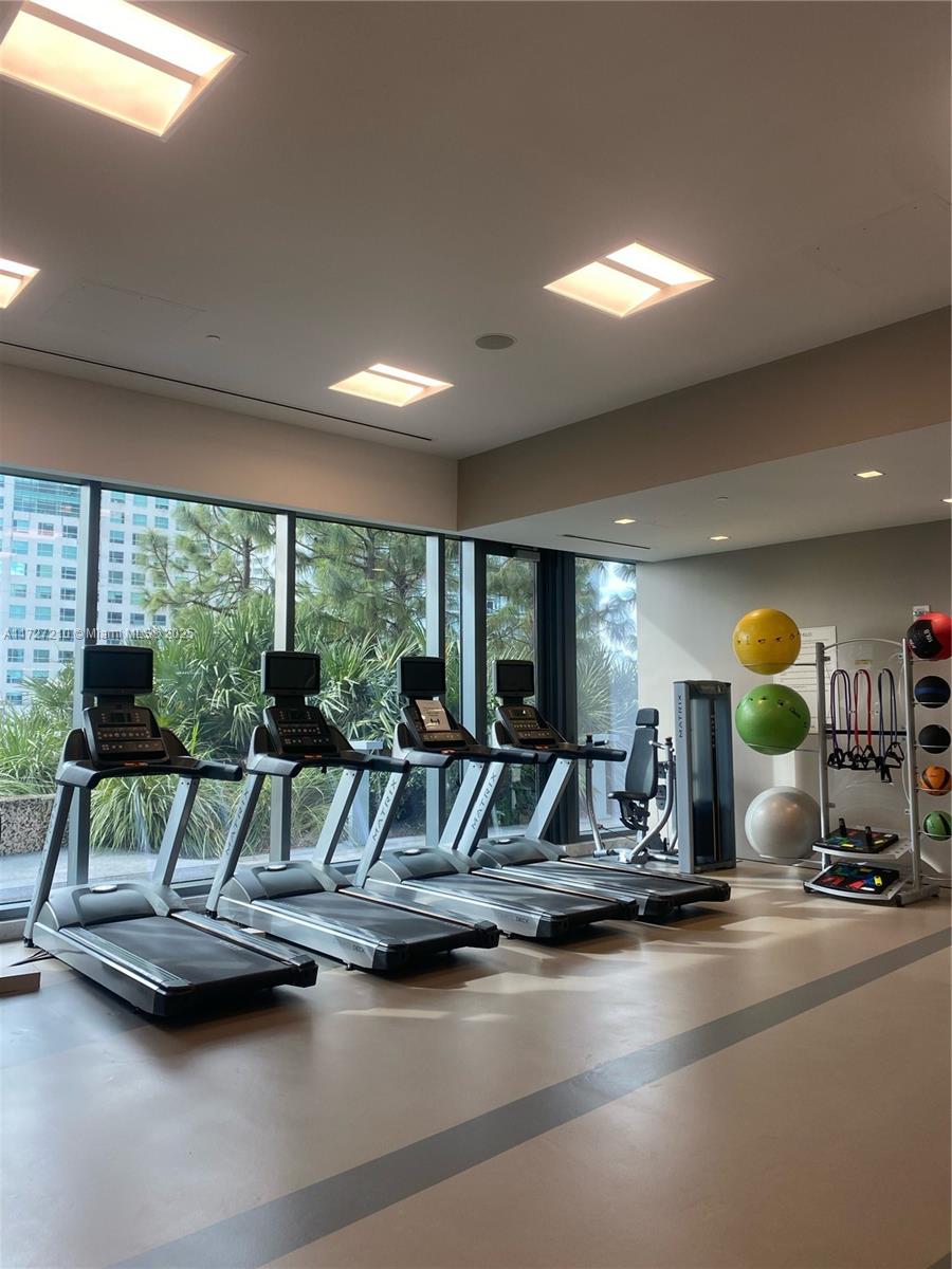 88 SW 7th St #3708, Miami FL 33130