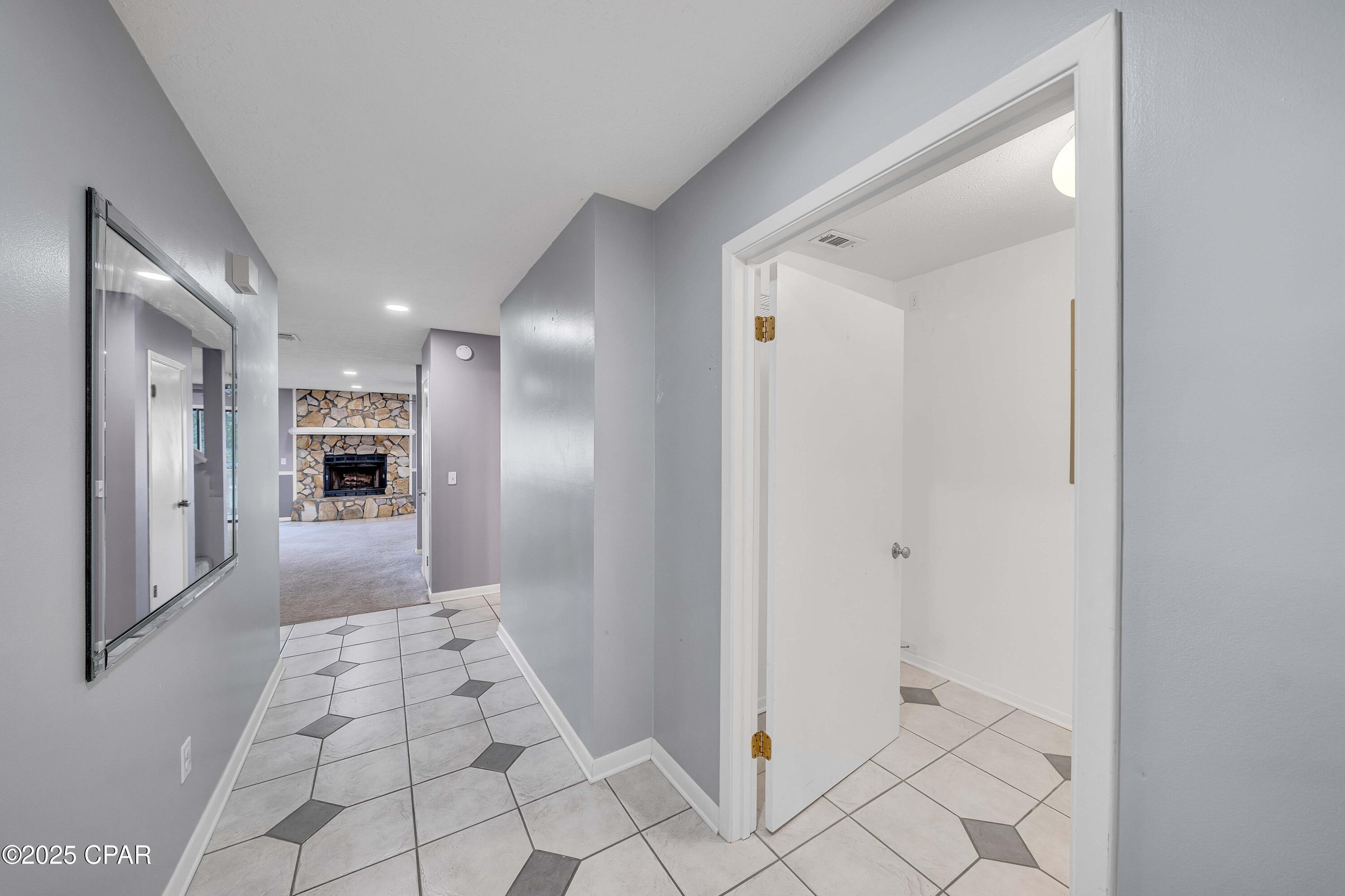 Image 7 For 1353 Capri Drive