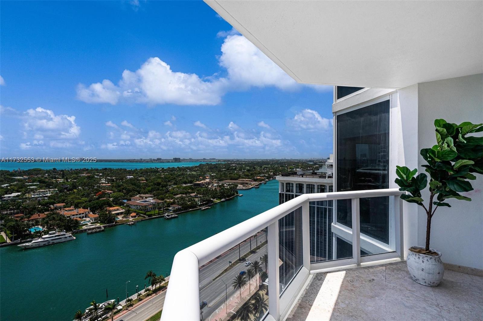 4779 Collins Ave #2305, Miami Beach FL 33140