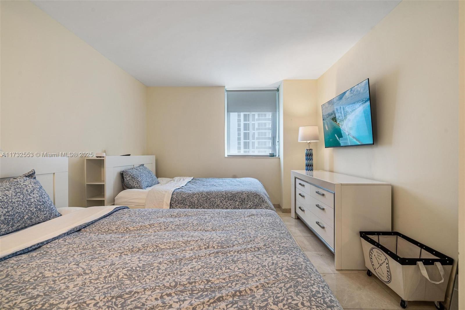 4779 Collins Ave #2305, Miami Beach FL 33140