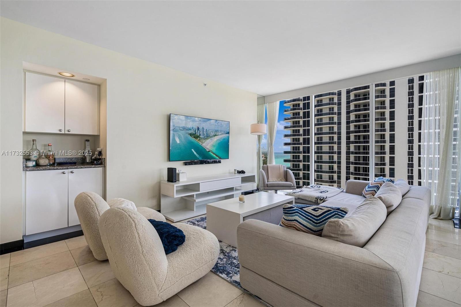 4779 Collins Ave #2305, Miami Beach FL 33140