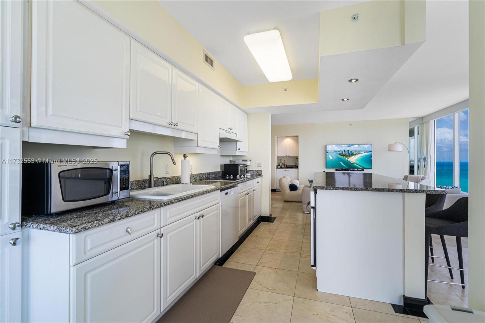 4779 Collins Ave #2305, Miami Beach FL 33140