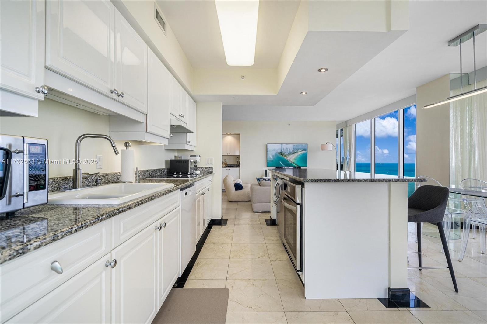 4779 Collins Ave #2305, Miami Beach FL 33140