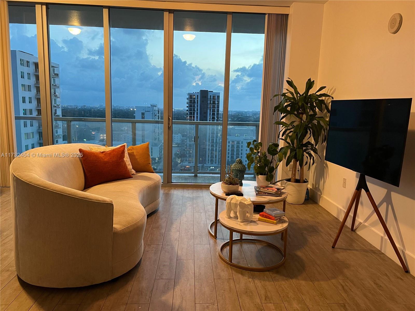 79 SW 12th St #2001-S, Miami FL 33130