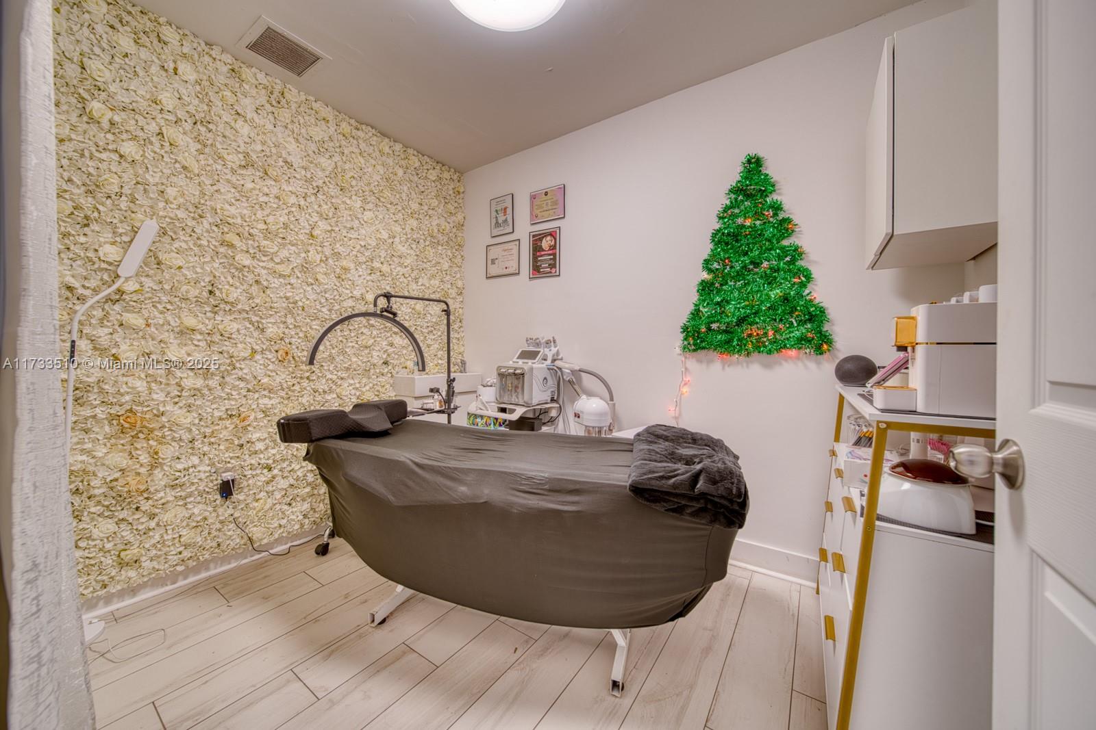 Nail Salon & Spa For Sale In Hialeah Gardens