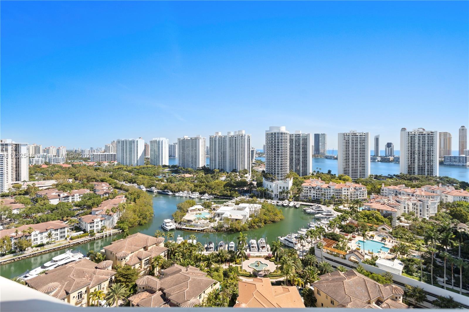 Condo for Sale in Aventura, FL