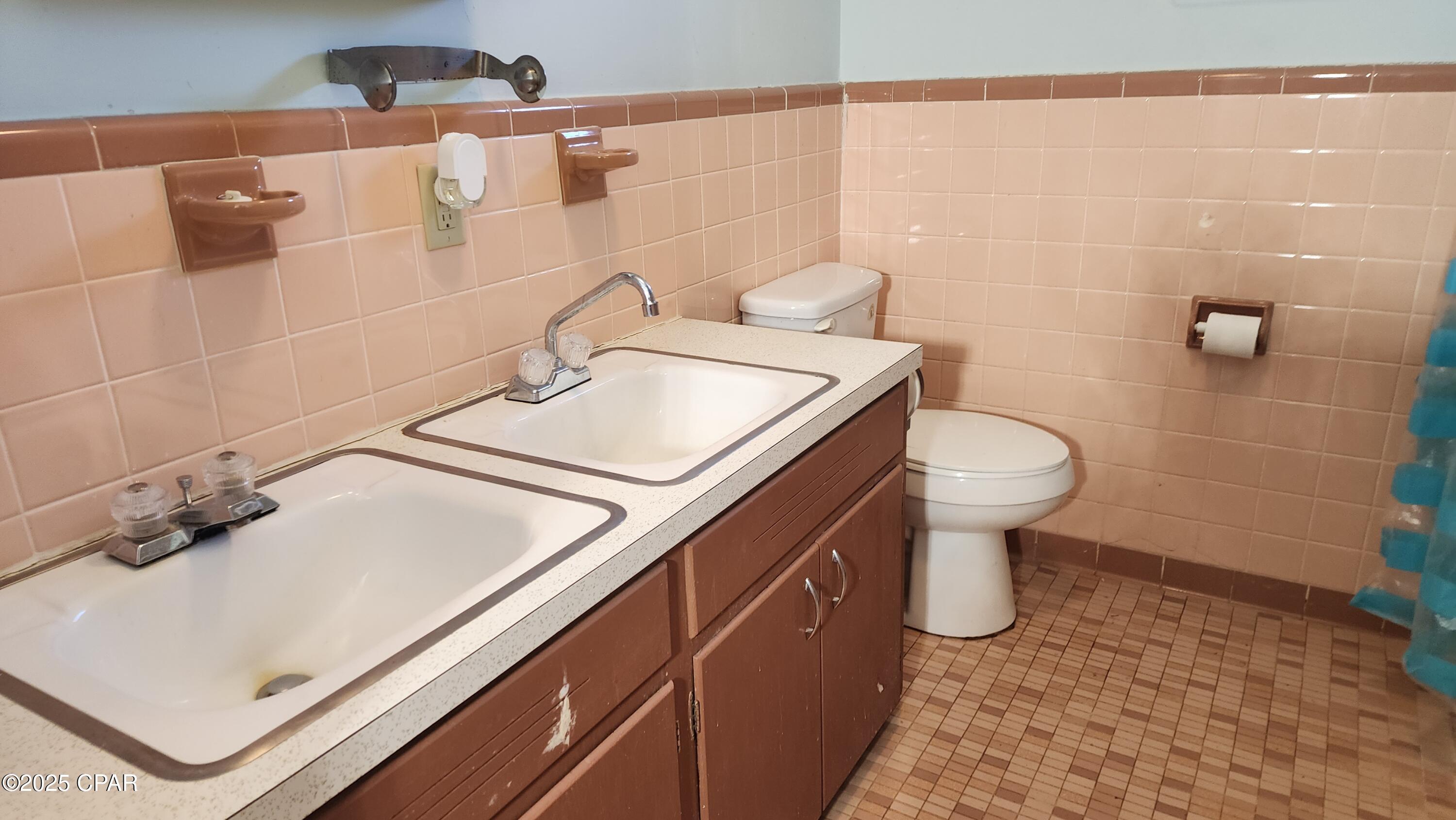Image 16 For 6073 Devorak Drive
