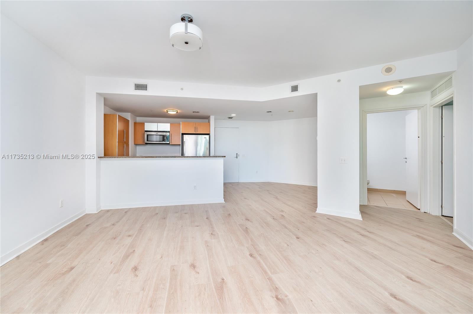 300 S Biscayne Blvd #T-1905, Miami FL 33131