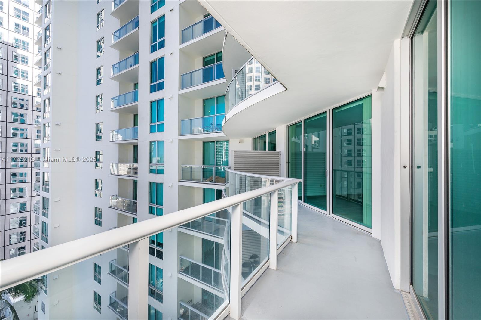 300 S Biscayne Blvd #T-1905, Miami FL 33131