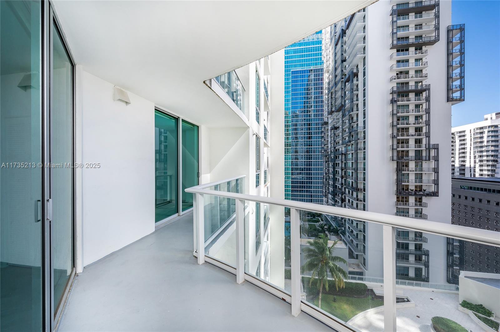300 S Biscayne Blvd #T-1905, Miami FL 33131