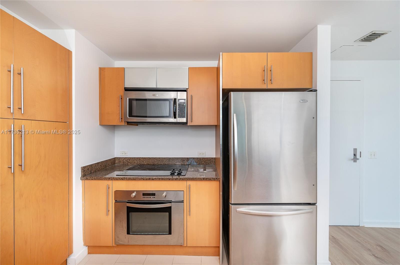 300 S Biscayne Blvd #T-1905, Miami FL 33131