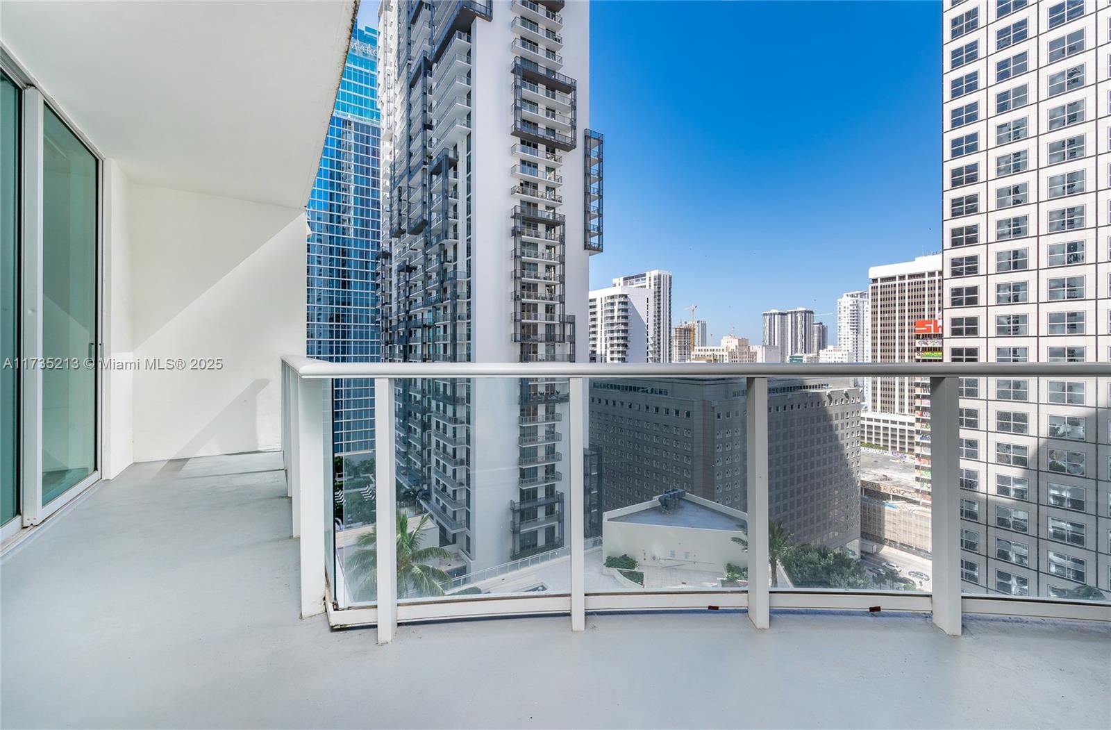 300 S Biscayne Blvd #T-1905, Miami FL 33131