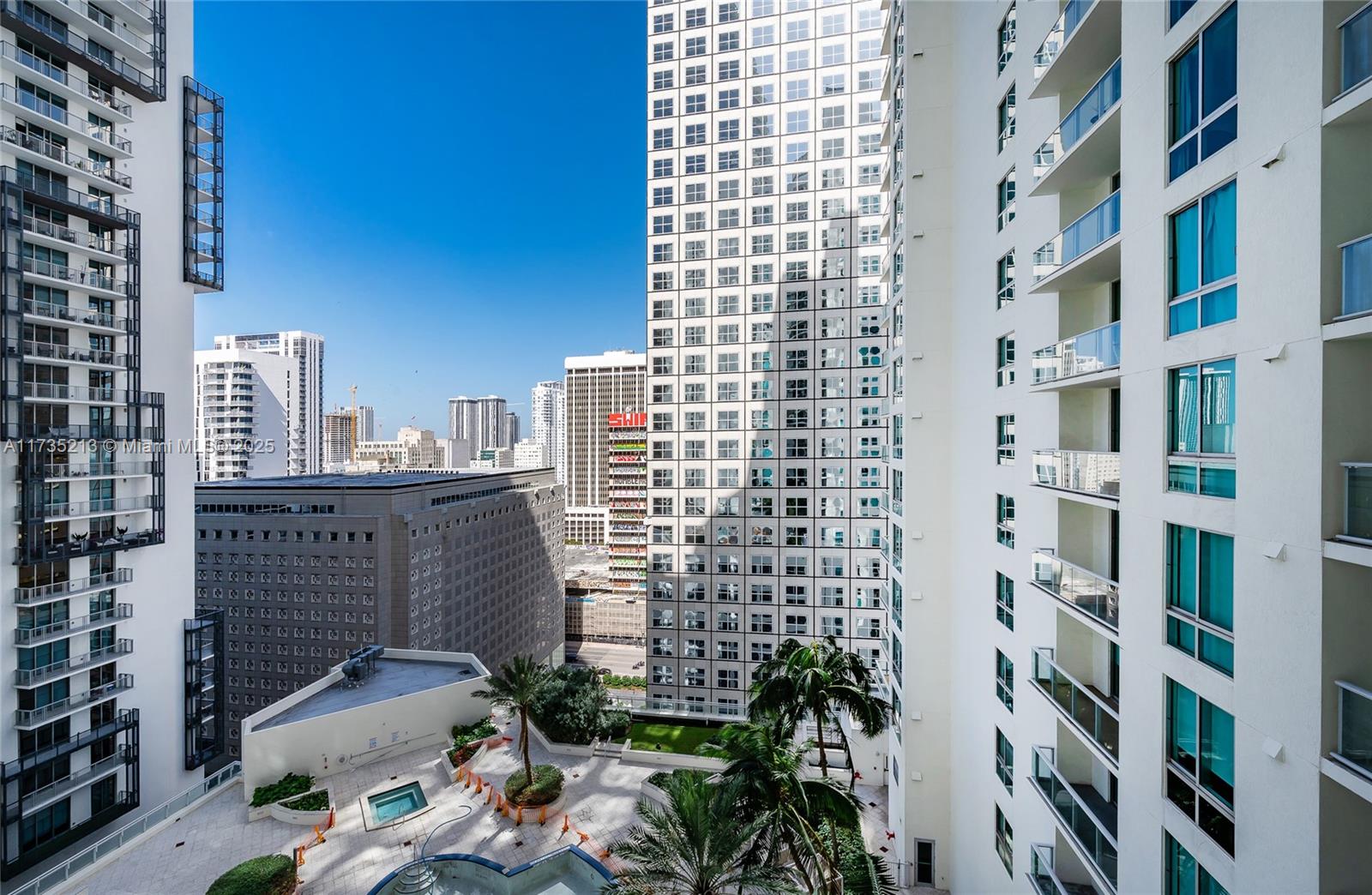 300 S Biscayne Blvd #T-1905, Miami FL 33131